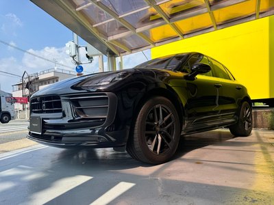 2023 Porsche MACAN photo 6