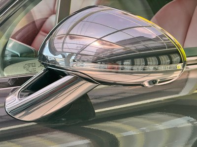 2023 Porsche MACAN photo 9