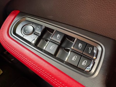 صورة مصغرة 42 لـ 2023 Porsche MACAN