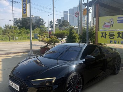 AUDI R8 - 4