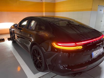 PORSCHE PANAMERA - 5