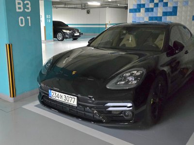 PORSCHE PANAMERA - 1