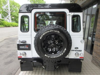 LAND ROVER DEFENDER - 3