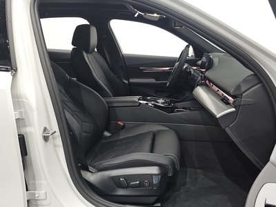 صورة مصغرة 13 لـ 2025 BMW 5 SERIES
