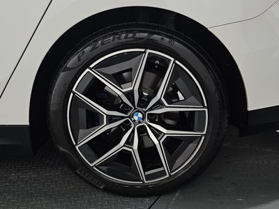 2025 BMW 5 SERIES 照片 8