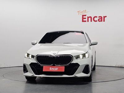 2025 BMW 5 SERIES 照片 3