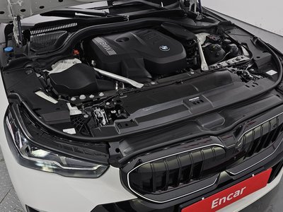 2025 BMW 5 SERIES 照片 7