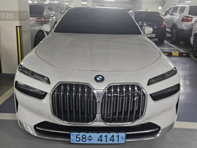 BMW I7