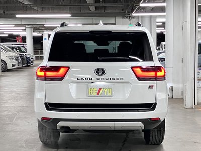 TOYOTA LAND CRUISER 300 - 10