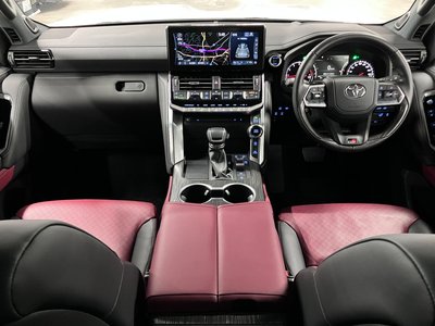 TOYOTA LAND CRUISER 300 - 7