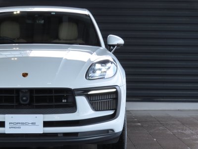 PORSCHE MACAN - 3