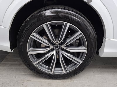 AUDI Q8 - 6