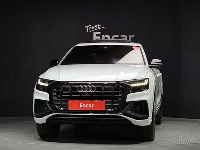 AUDI Q8 - 2