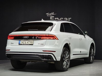 AUDI Q8 - 4