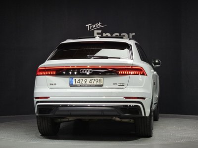 AUDI Q8 - 3