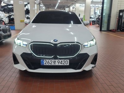 صورة 2 لـ 2025 BMW 5 SERIES