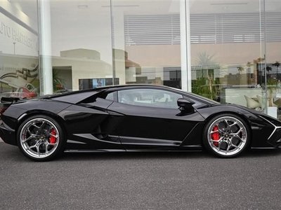 LAMBORGHINI REVUELTO - 8