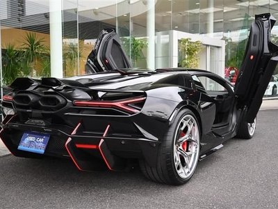 LAMBORGHINI REVUELTO - 7