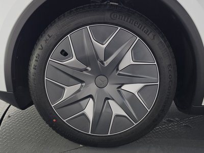 TESLA MODEL Y - 6