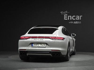 PORSCHE PANAMERA - 3