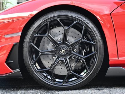 LAMBORGHINI AVENTADOR - 8