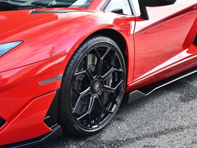 LAMBORGHINI AVENTADOR - 7