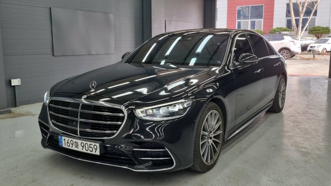 MERCEDES-BENZ S-CLASS - View 1