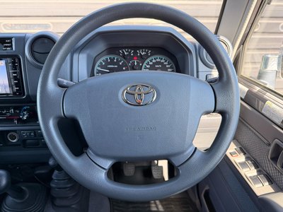 TOYOTA LAND CRUISER 70 PICKUP - 4