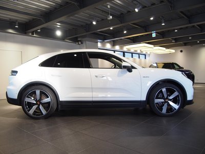 PORSCHE MACAN - 7