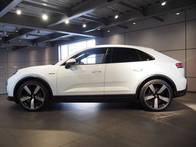 PORSCHE MACAN - 3