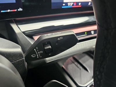 2025 BMW 5 SERIES 缩略图 37