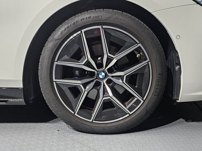 صورة 8 لـ 2025 BMW 5 SERIES