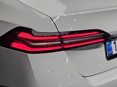 صورة 10 لـ 2025 BMW 5 SERIES