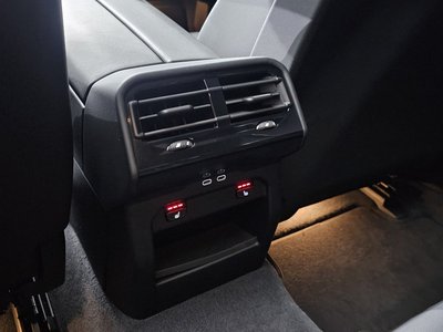 2025 BMW 5 SERIES 缩略图 39