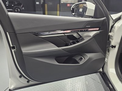 2025 BMW 5 SERIES 缩略图 14