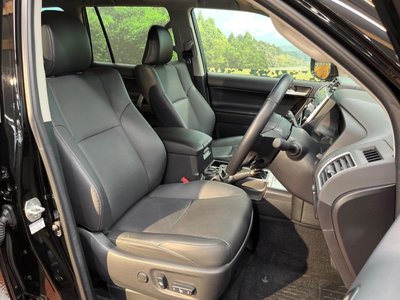 TOYOTA LAND CRUISER PRADO - 8