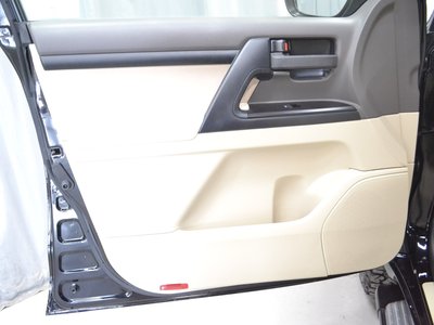 صورة مصغرة 32 لـ 2018 Toyota LAND CRUISER 200
