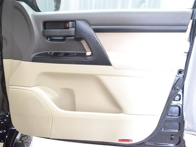 صورة مصغرة 31 لـ 2018 Toyota LAND CRUISER 200