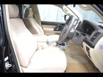 صورة مصغرة 16 لـ 2018 Toyota LAND CRUISER 200