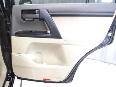 صورة مصغرة 39 لـ 2018 Toyota LAND CRUISER 200