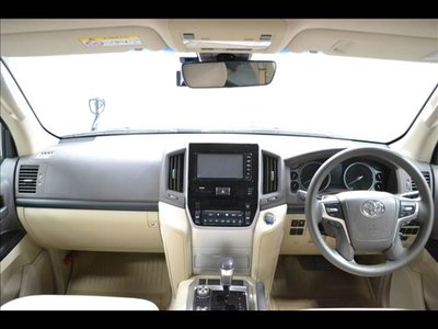 صورة مصغرة 15 لـ 2018 Toyota LAND CRUISER 200