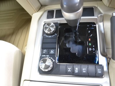 صورة مصغرة 25 لـ 2018 Toyota LAND CRUISER 200