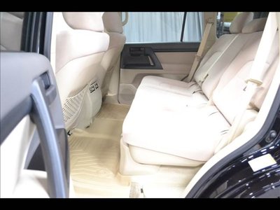 صورة مصغرة 17 لـ 2018 Toyota LAND CRUISER 200