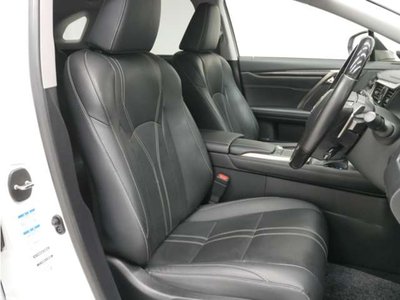 صورة 8 لـ 2022 Lexus RX