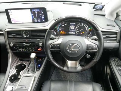 صورة 7 لـ 2022 Lexus RX