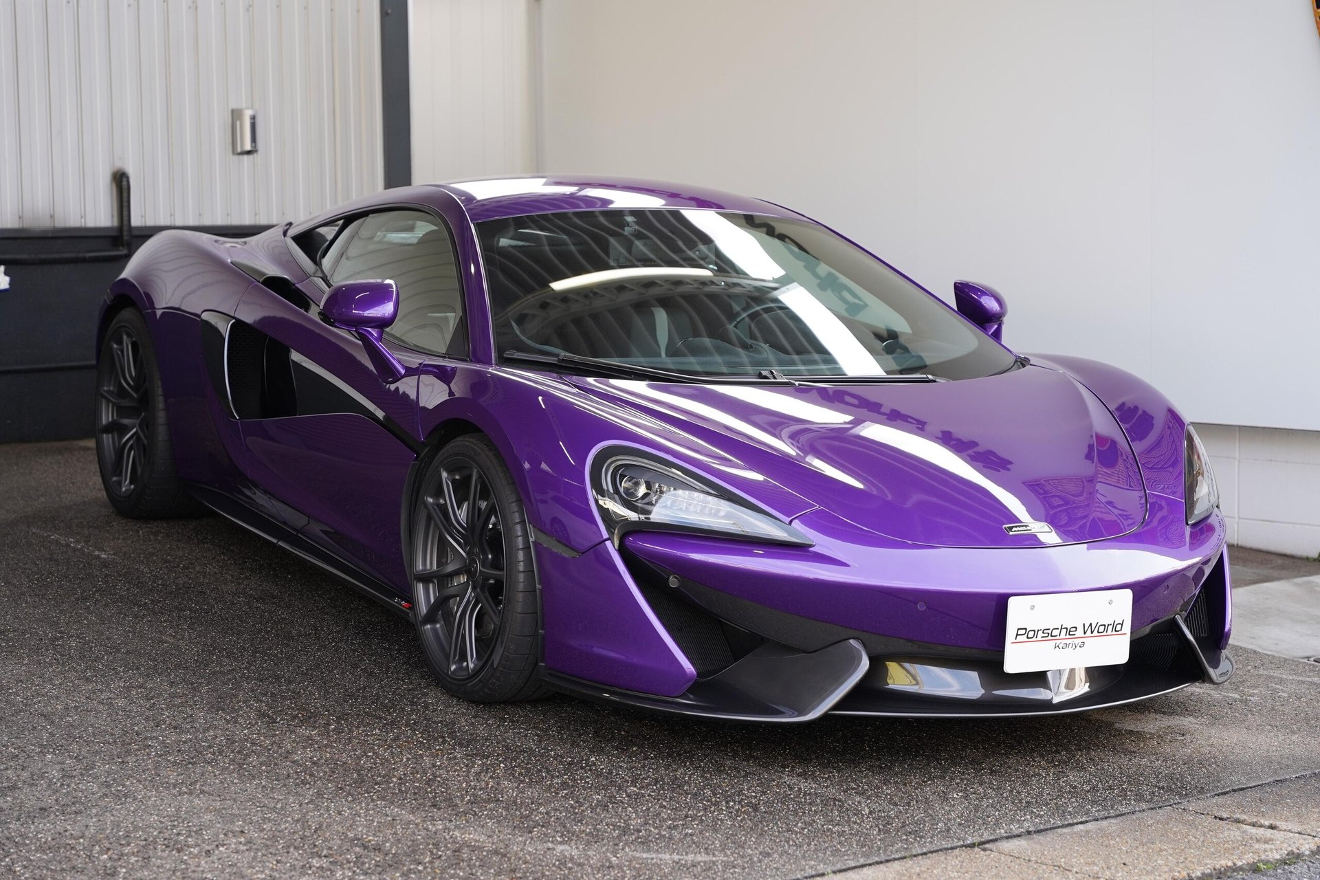 MCLAREN 570S COUPE - View 1
