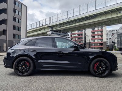 PORSCHE MACAN - 2