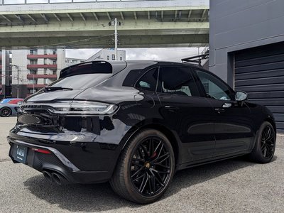 PORSCHE MACAN - 3
