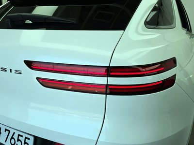 صورة 10 لـ 2023 Genesis GV70