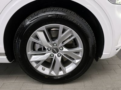 صورة 8 لـ 2023 Genesis GV70